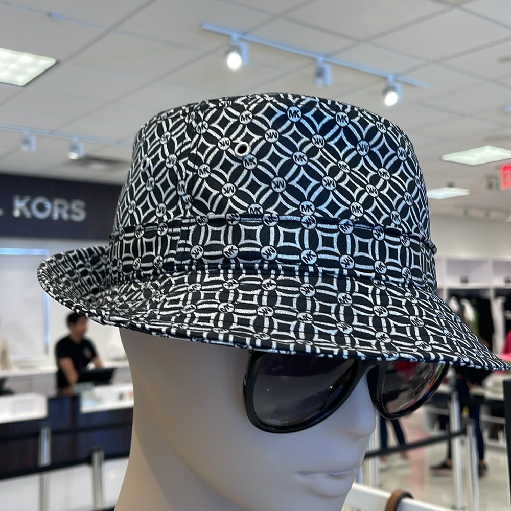Michael Kors Women’s MK Logo Jacquard Bucket Hat
Black 
NWT - Picture 2 of 16